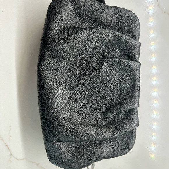 🌸🌸Excellent Condition Louis Vuitton Scala Pouch bag Mahina Leather Mini🌸 - Picture 3 of 14